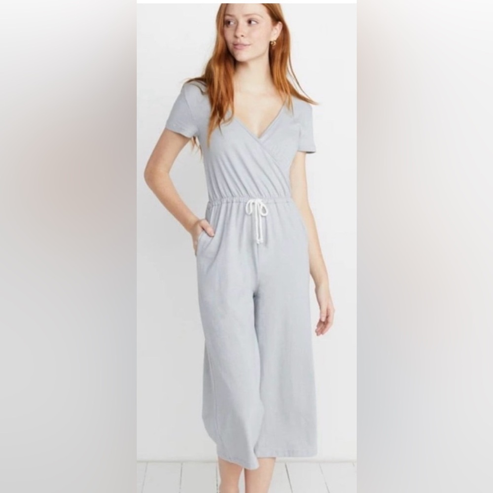Light Gray Short-Sleeve Jumpsuit with Drawstring Waist